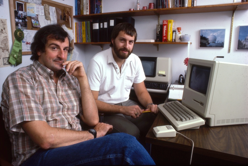 Illustration for article titled Famous Scifi And Fantasy Authors In Their Workspaces